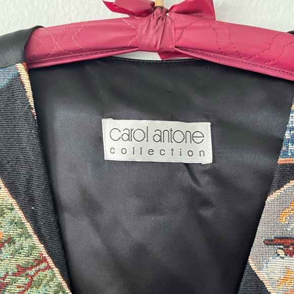 Unique vintage Paris tapestry vest with button up front and pockets vest - Picture 4 of 6